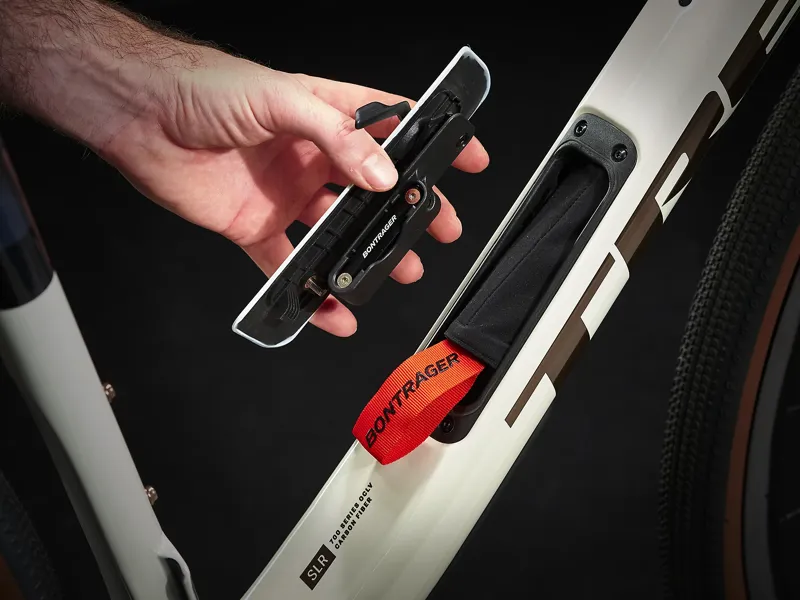 2023 Trek Checkpoint SLR 9 Etap Gravel Bike Era White and Emerald Iris-5